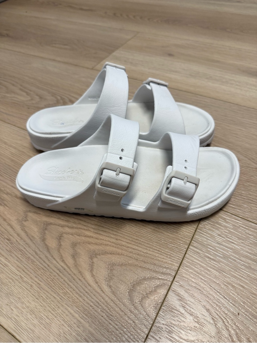 Skechers Foamies Arch Fit Cali Breeze
2.0 women's sandals size 10